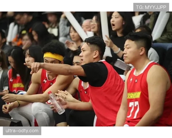 翻腕违例到底该怎么判？打野球和正规比赛标准区别大吗？